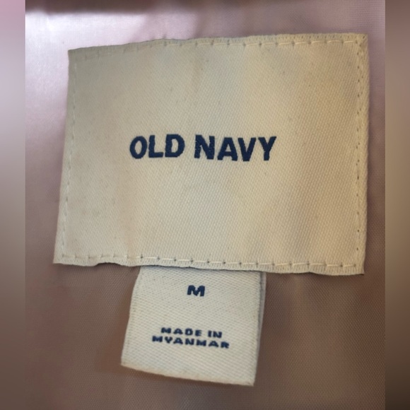 Old Navy Women's Quilted Vest - Light Tan/Pink/Pearl - Picture 4 of 5